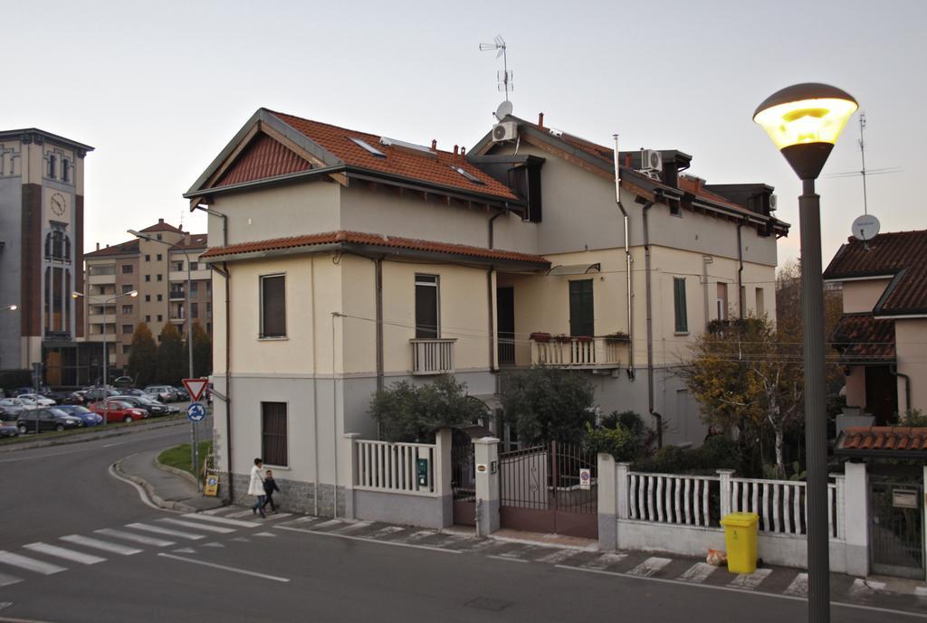 B&B Leonardo Rho Luaran gambar