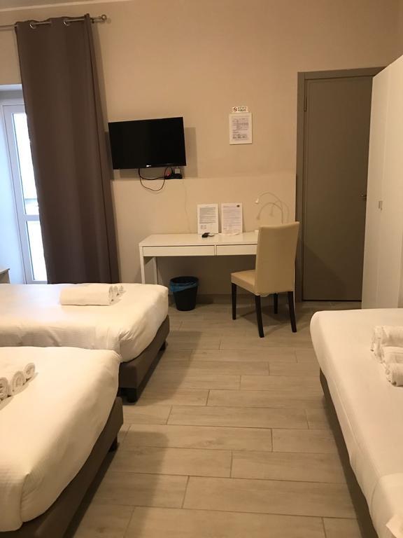 B&B Leonardo Rho Luaran gambar