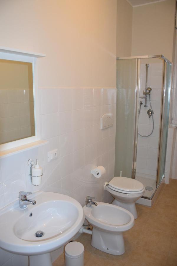 B&B Leonardo Rho Luaran gambar